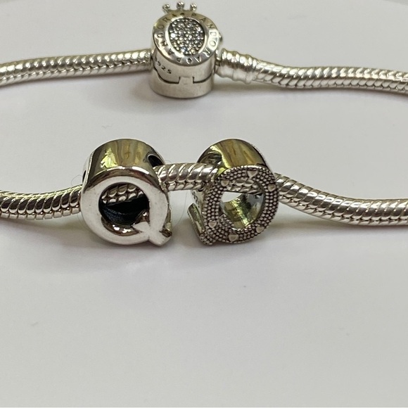 Sterling Silver Letter Q Charm - Picture 3 of 10